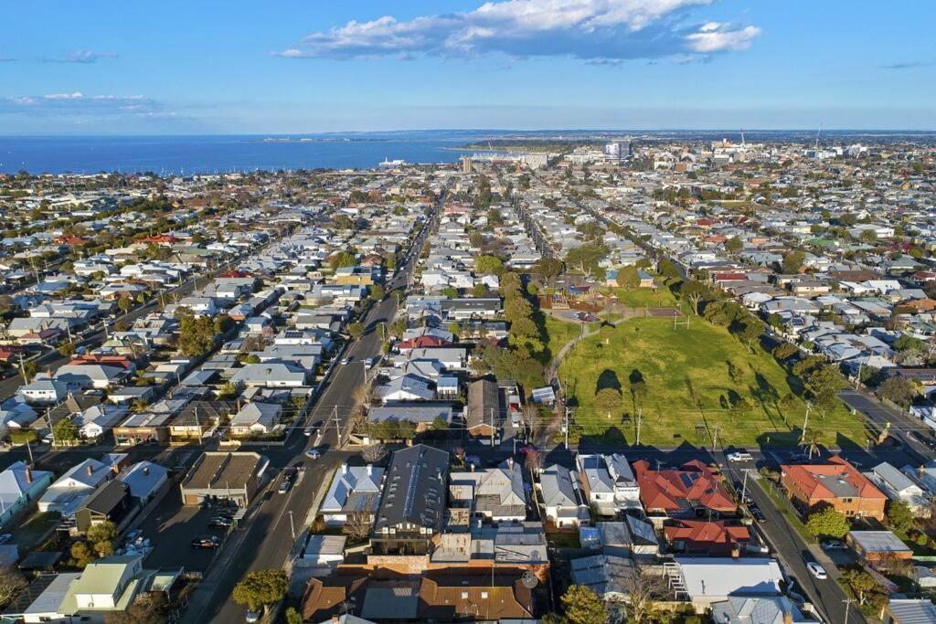 The Pix - Industrial Chic At Its Best Geelong West Εξωτερικό φωτογραφία